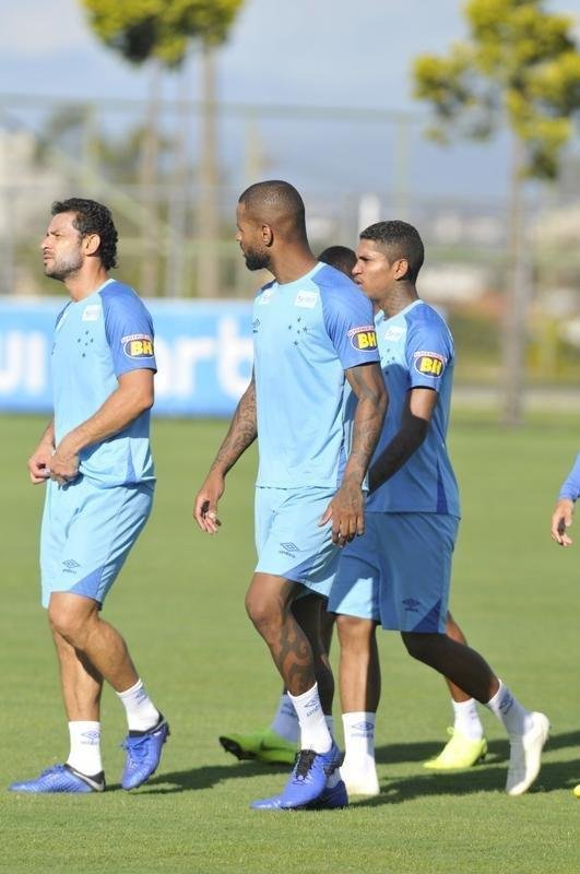 Treino do Cruzeiro nesta segunda marcou o batismo do colombiano Luis Orejuela, reforo para 2019
