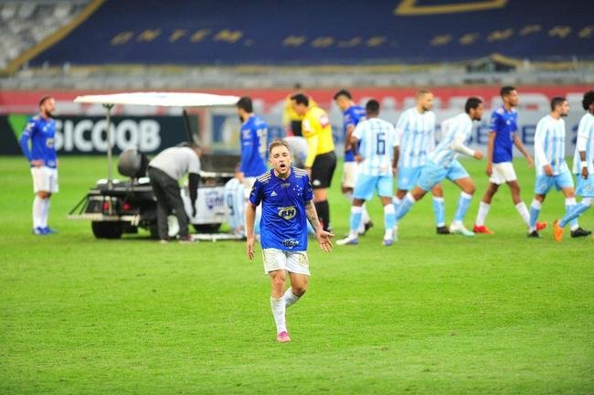 Fotos de Cruzeiro x Londrina, no Mineiro, pela 15 rodada da Srie B