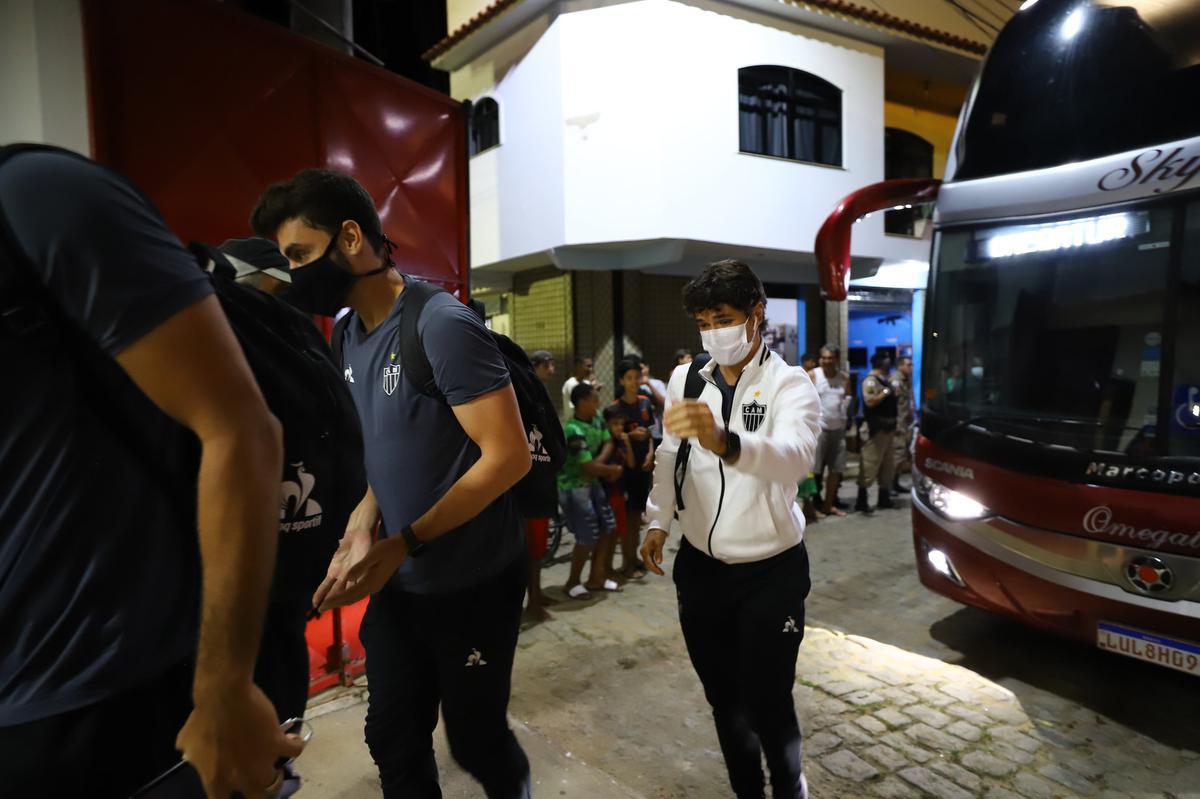 Tombense e Atlético se enfrentaram nesta quinta-feira (4), em partida válida pela 2ª rodada do Campeonato Mineiro. O confronto foi realizado no Estádio Antônio Guimarães de Almeida, em Tombos. No primeiro tempo, uma queda de energia paralisou a partida por cerca de 20 minutos.