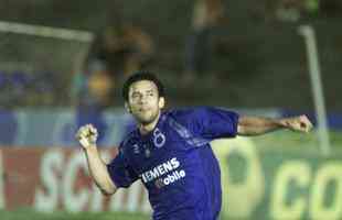 Fred em ao pelo Cruzeiro entre 2004 e 2005