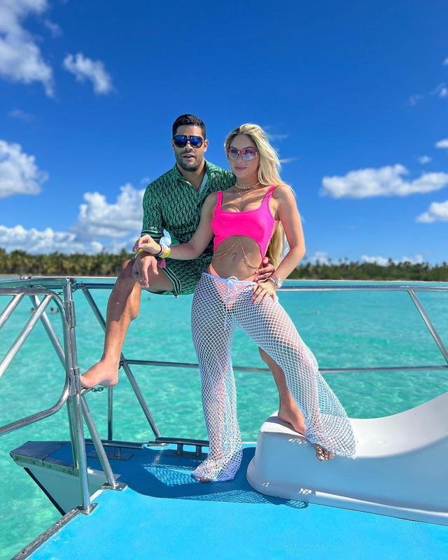 Hulk com a esposa e a filha em Punta Cana