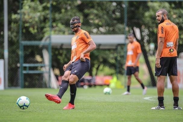 Com Sette Câmara em campo, Atlético se prepara para jogo contra o São Paulo