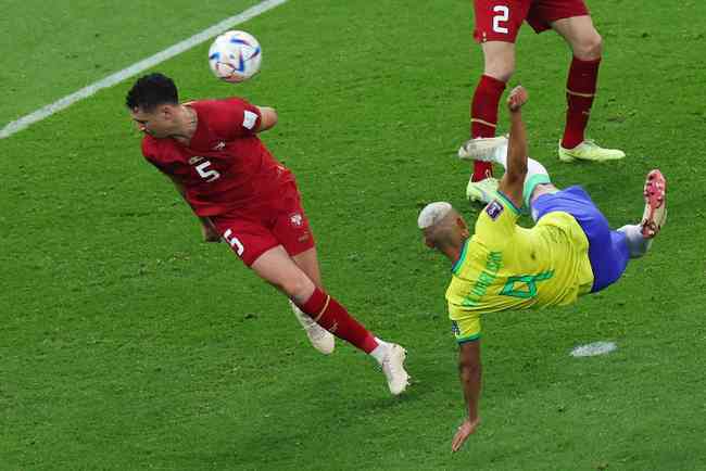 Com dois gols, Richarlison é eleito melhor em campo em Brasil x