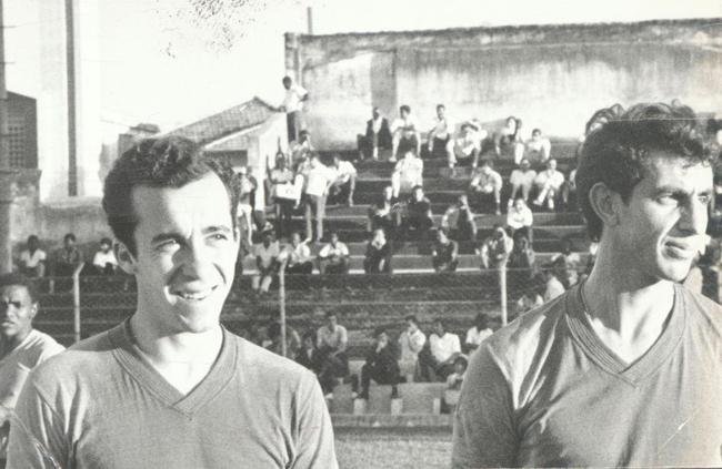 07/06/1968 - Tosto e Piazza, do Cruzeiro, em jogo de 1968.