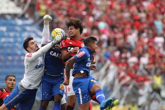 A Gazeta  Dirigentes do Cruzeiro avaliam trazer jogo para o Kleber Andrade