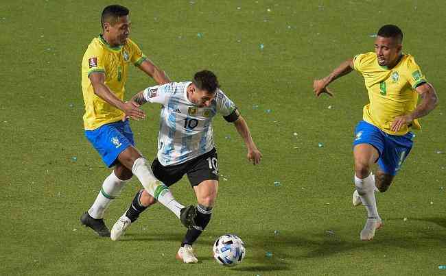 Argentino analisou o duelo com a Seleo, ressaltando a dificuldade. Pasta futebol internacional