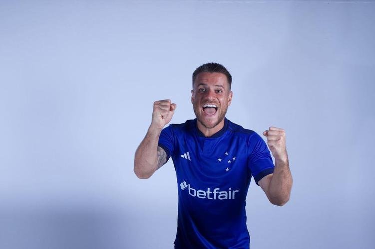 Casa de apostas britânica, a Betfair foi anunciada em 28 de janeiro como a nova patrocinadora máster do Cruzeiro para 2023