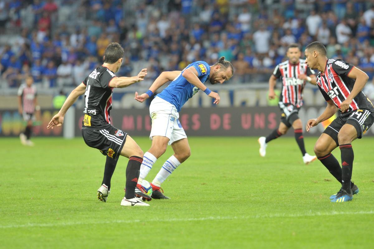 Fotos do jogo entre Cruzeiro e So Paulo