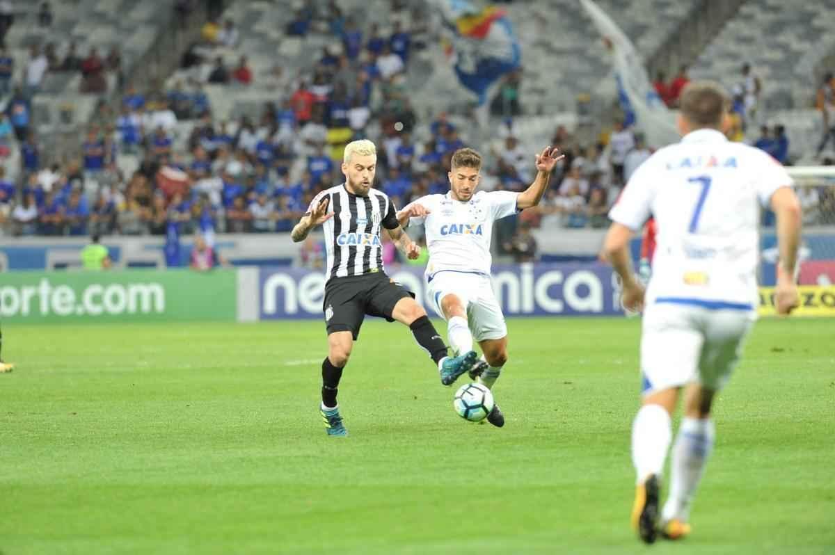 Imagens da torcida e da partida entre Cruzeiro e Santos, no Mineiro