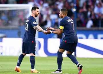 Mbappé marcou de pênalti e confirmou artilharia do Campeonato Francês, mas não impediu a surpreendente atuação do Clermont no Parque dos Príncipes