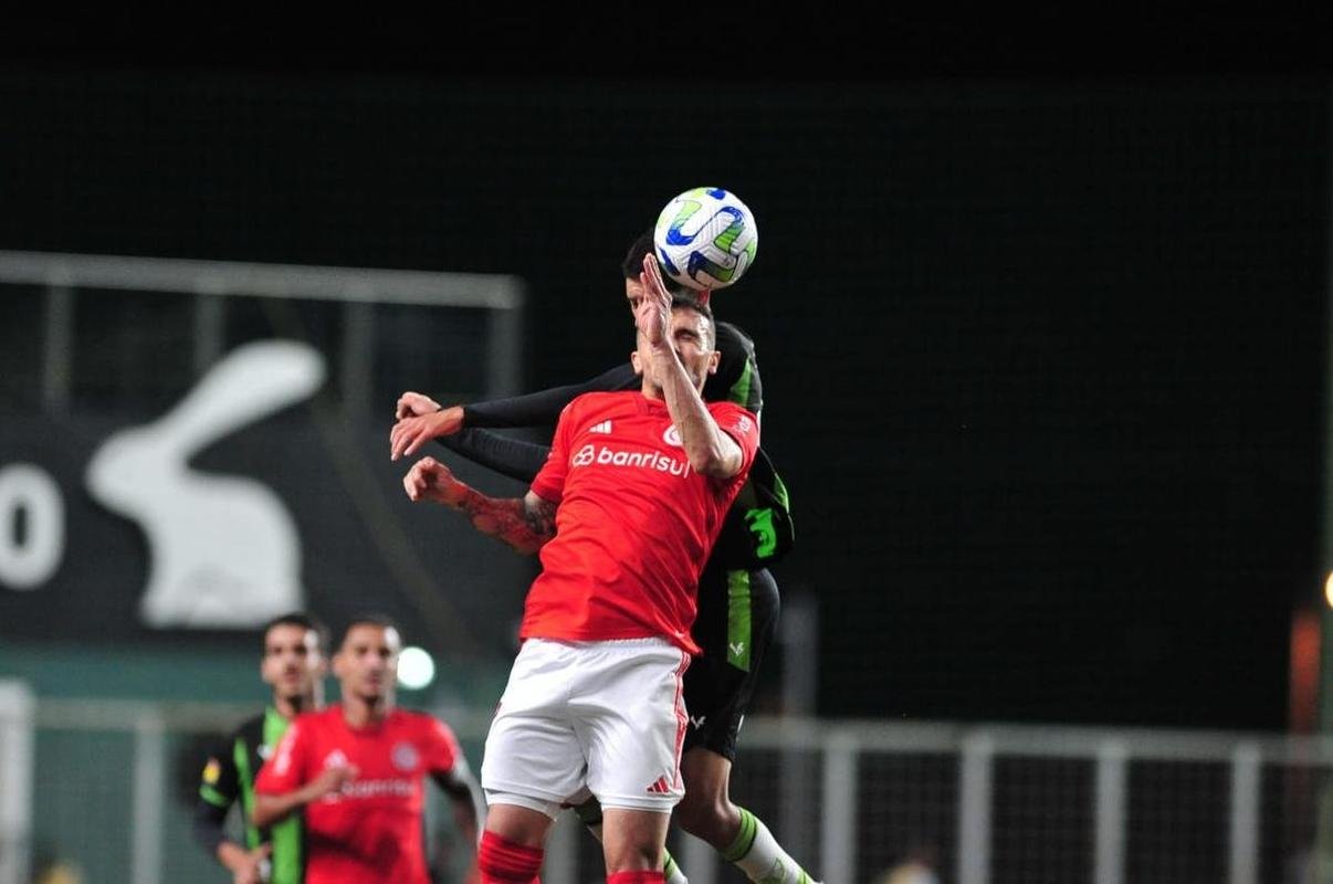 Fotos do jogo entre Amrica-MG e Internacional, no Independncia, pela Copa do Brasil