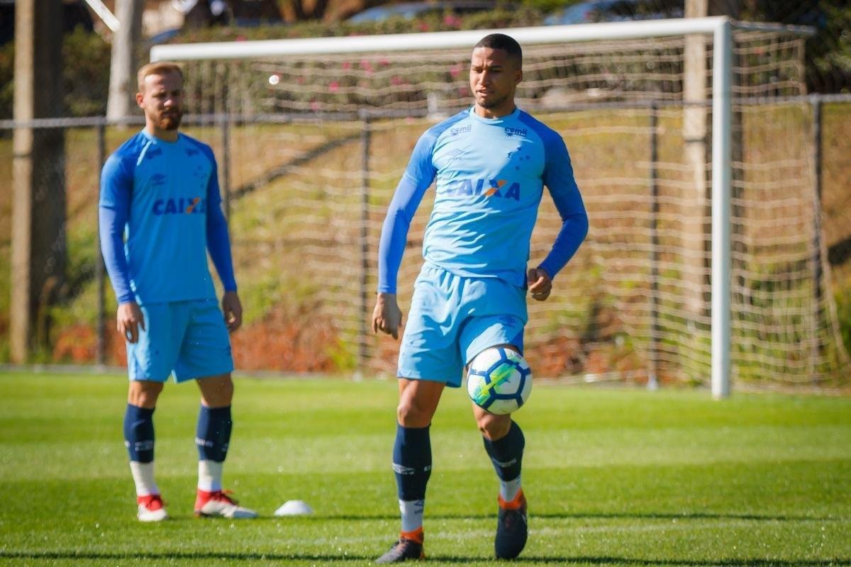Imagens do ltimo treino do Cruzeiro antes do jogo contra o Cear, pelo Campeonato Brasileiro