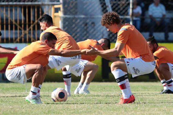 Equipes se enfrentaram em jogo que fora adiado da quarta rodada, no estádio Lacerdão, e ficaram no 0 a 0