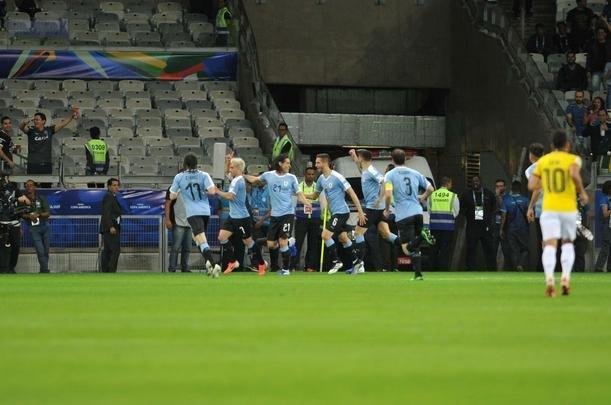 Fotos de Uruguai x Equador, no Mineiro