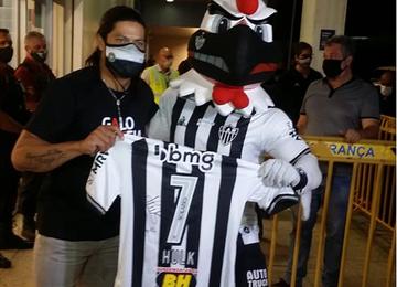 Atacante agradeceu torcedores pela recepção e prometeu retribuir em campo