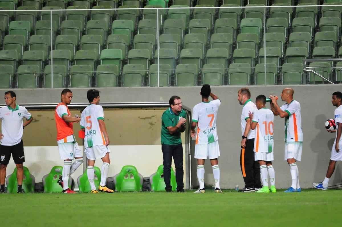 Imagens do jogo entre Amrica e URT, pelo Campeonato Mineiro, no Independncia