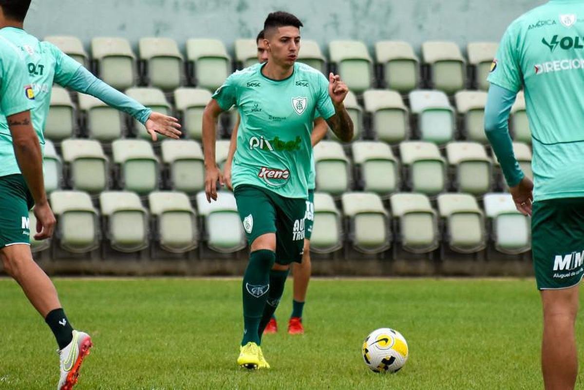 O meia colombiano ndio Ramrez deixa o clube aps temporada. Ele retorna ao Atltico Nacional-COL
