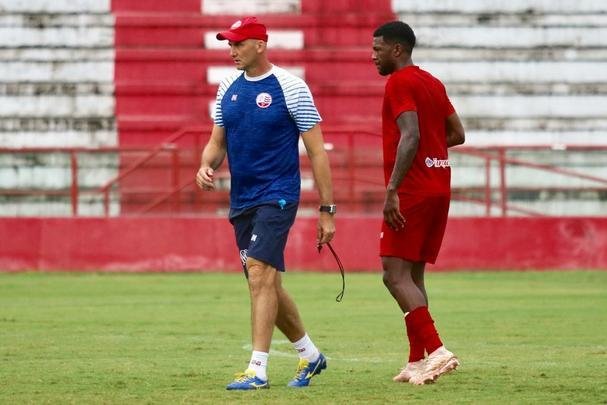 Timbu treinou nesta quarta-feira no Estádio dos Aflitos visando o confronto de volta das quartas de finais da Série C.