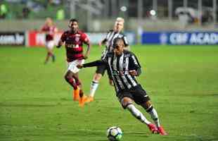Galo pressionou no segundo tempo, mas levou gol em contragolpe: verton Ribeiro fez aps passe de Vincius Jnior: 1 a 0 Flamengo