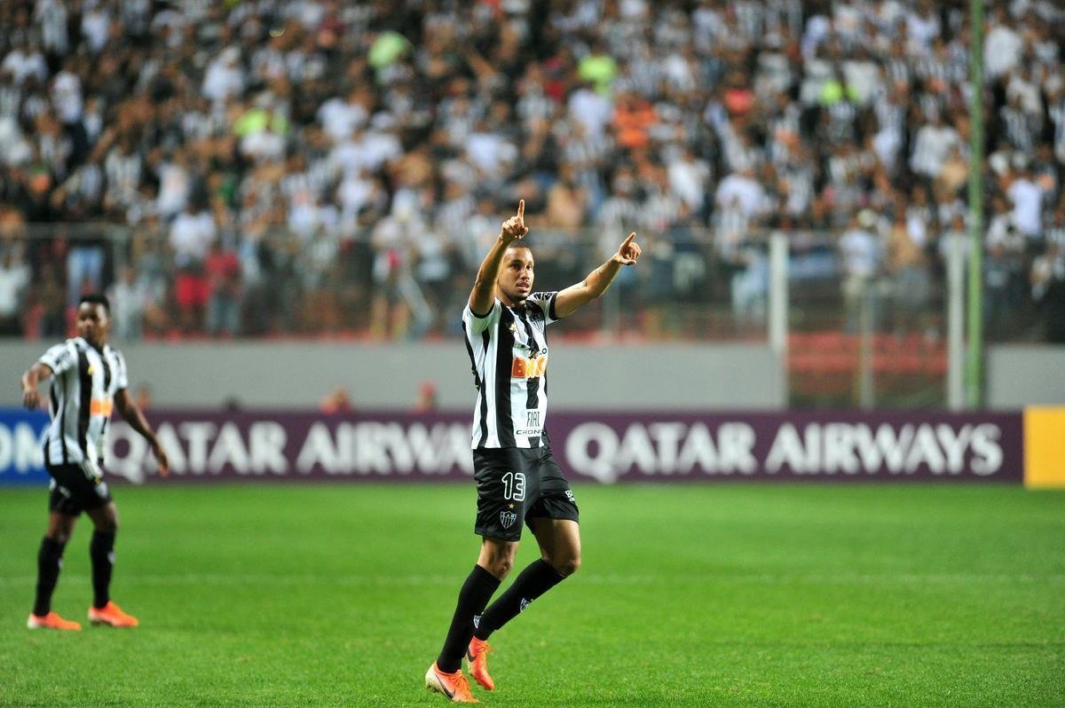 Lances do primeiro tempo de Atltico x La Equidad, no primeiro tempo