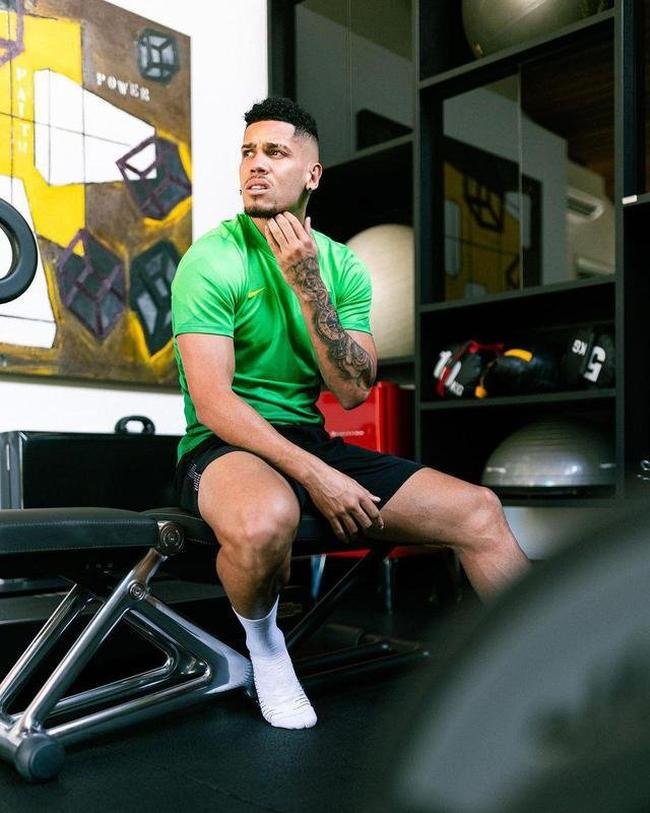 Novo jogador do Atltico, Paulinho treina forte nas frias