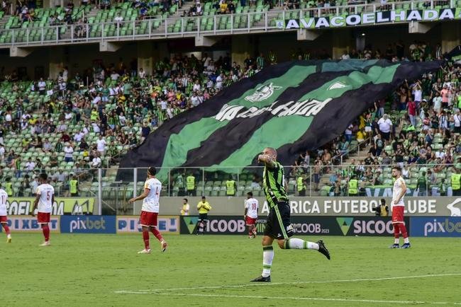 No Independncia, Amrica vence Tombense por 3 a 1, de virada, pela oitava rodada do Campeonato Mineiro 