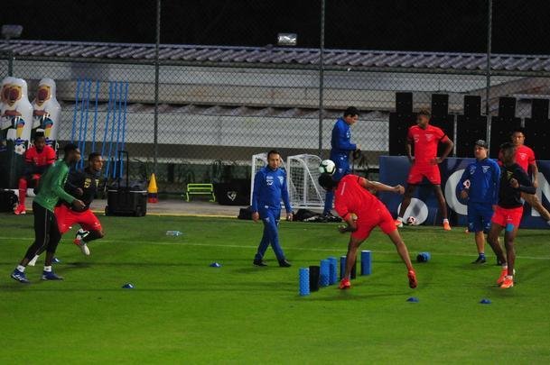 Jogadores do Equador participaram de segundo trabalho no Sesc Venda Nova, na Regio Norte de Belo Horizonte