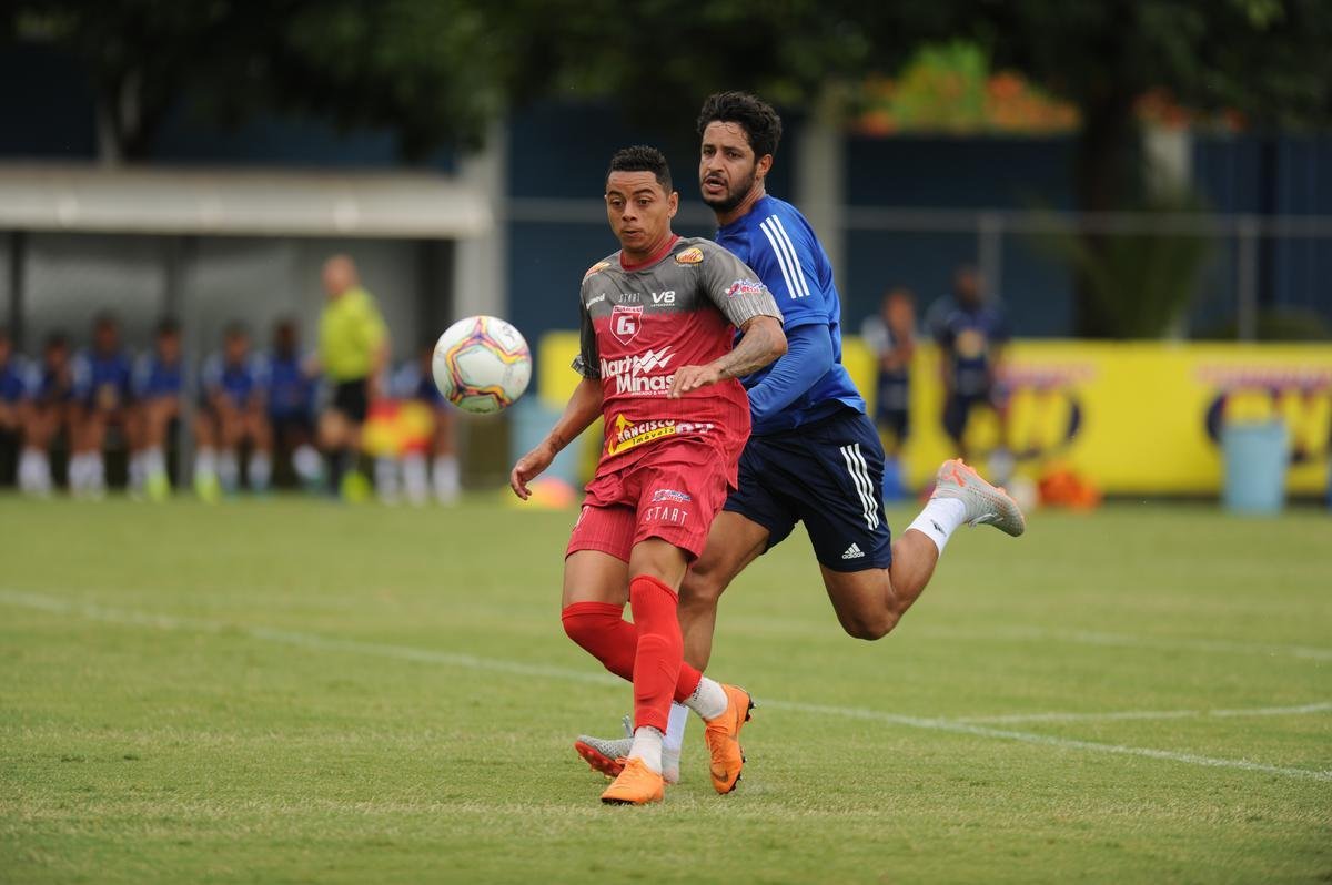Cruzeiro e Guarani de Divinpolis se enfrentam em jogo-treino neste sbado na Toca II