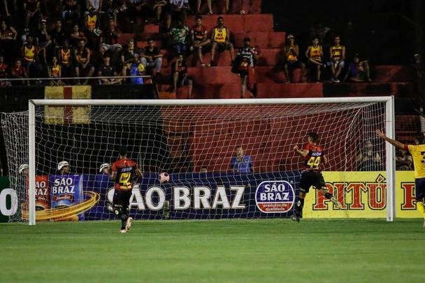 O Sport recebeu o Retrô FC em jogo adiantado da 5ª rodada do Campeonato Pernambucano. A partida marcou a estreia da Ilha do Retiro na temporada 2020