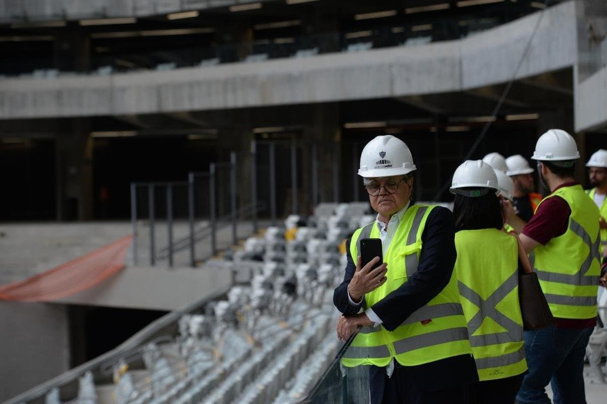 Jos Murilo Procpio, vice-presidente do Atltico, nas obras da Arena MRV