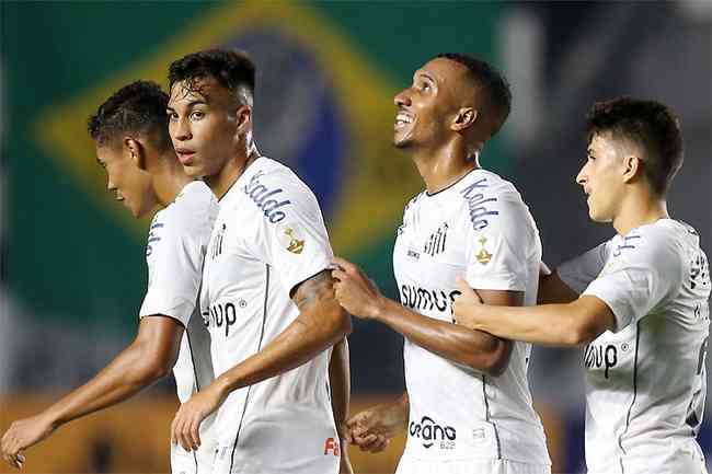 Santos 'acordou' na Libertadores, goleou o The Strongest na Vila e manteve chance no Grupo C