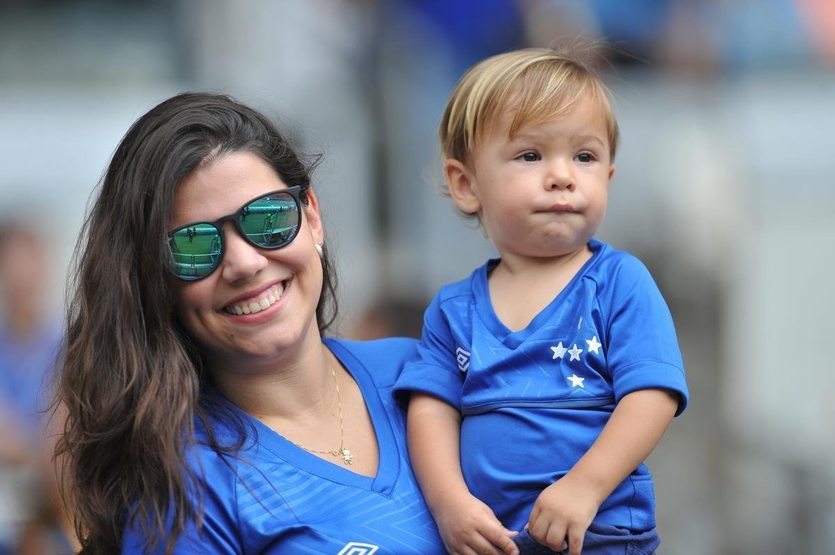 Mames tomam conta das arquibancadas do Mineiro para o duelo entre Cruzeiro e Sport