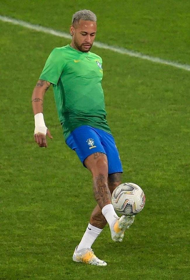 Brasil e Peru se enfrentaram no Estdio Nilton Santos, pelas semifinais da Copa Amrica 