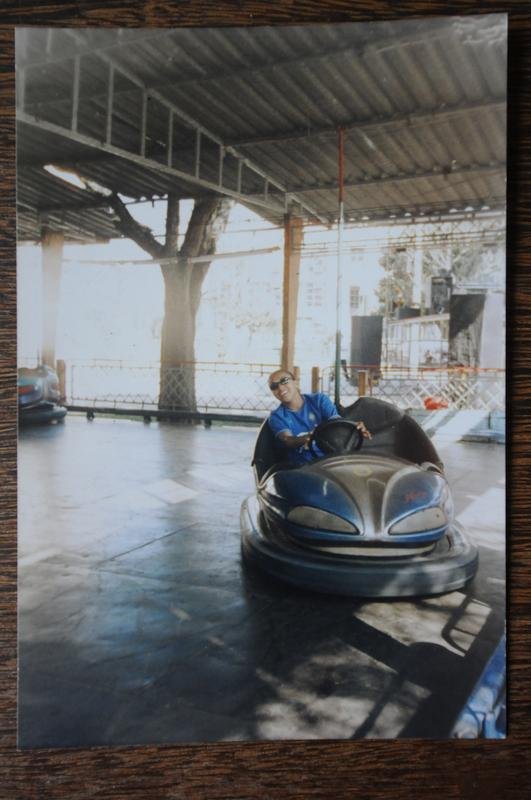 Marta em parque de diverses de Belo Horizonte