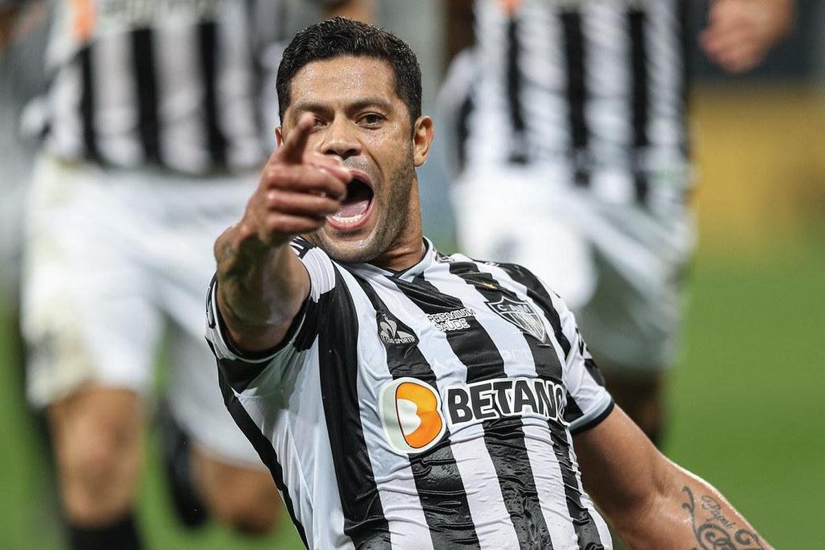 Hulk foi decisivo na virada sobre o Corinthians, com dois gols na Neo Qumica Arena