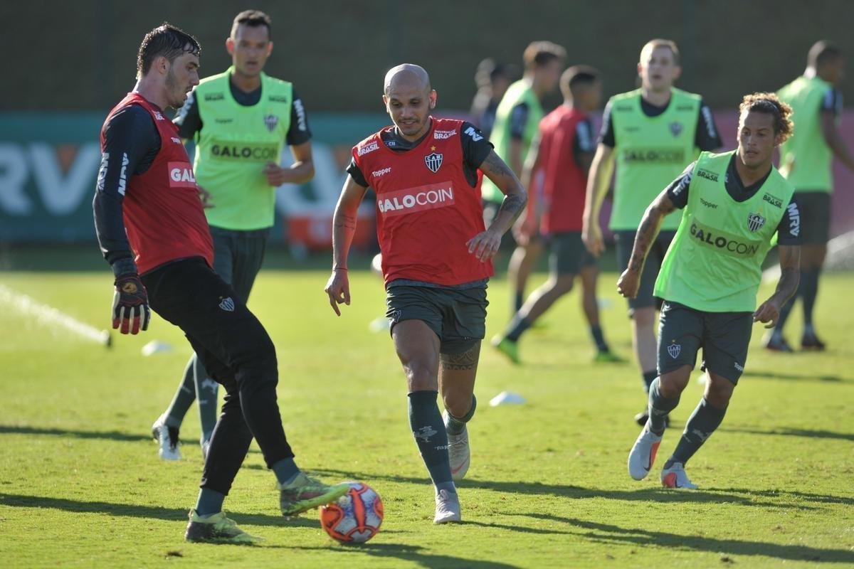 No dia da apresentao de Rver, outro zagueiro tambm chamou ateno: Igor Rabello, que foi a campo pela primeira vez