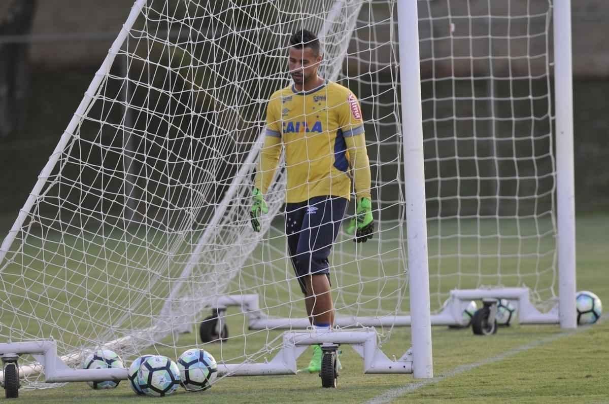 Mano Menezes testou novidades no Cruzeiro para enfrentar o So Paulo na estreia do Brasileiro