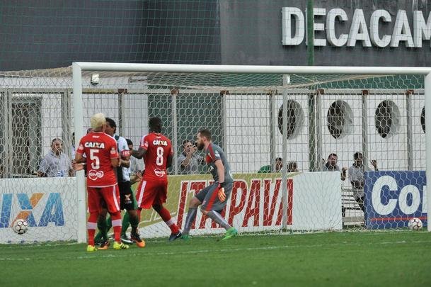 Zagueiro americano Rafael Lima marcou o gol do ttulo sobre o CRB e emocionou o Independncia