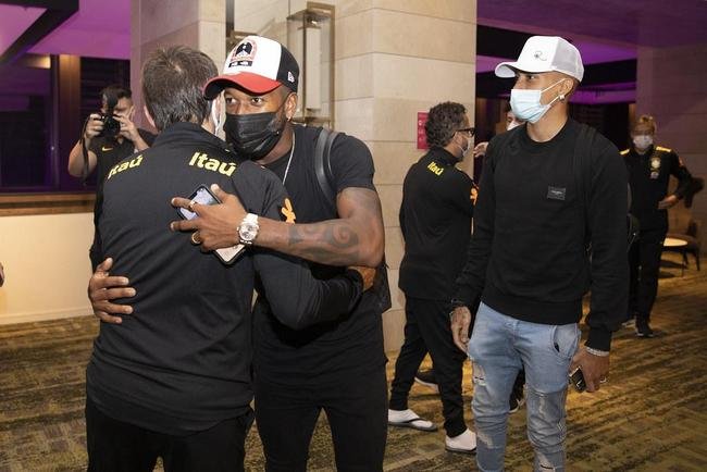 Jogadores se apresentam  Seleo Brasileira