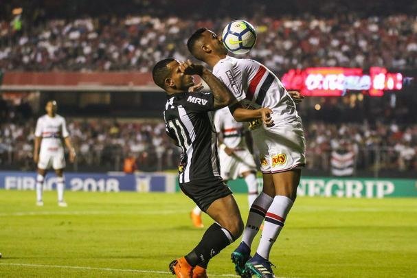 Atlético saiu atrás, conseguiu virada com Róger Guedes e Ricardo Oliveira, mas cedeu empate no Morumbi