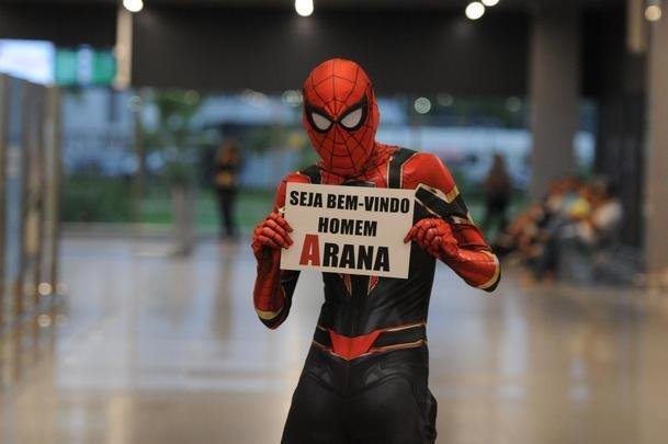 Arana foi recepcionado por torcedores do Atltico no Aeroporto de Confins