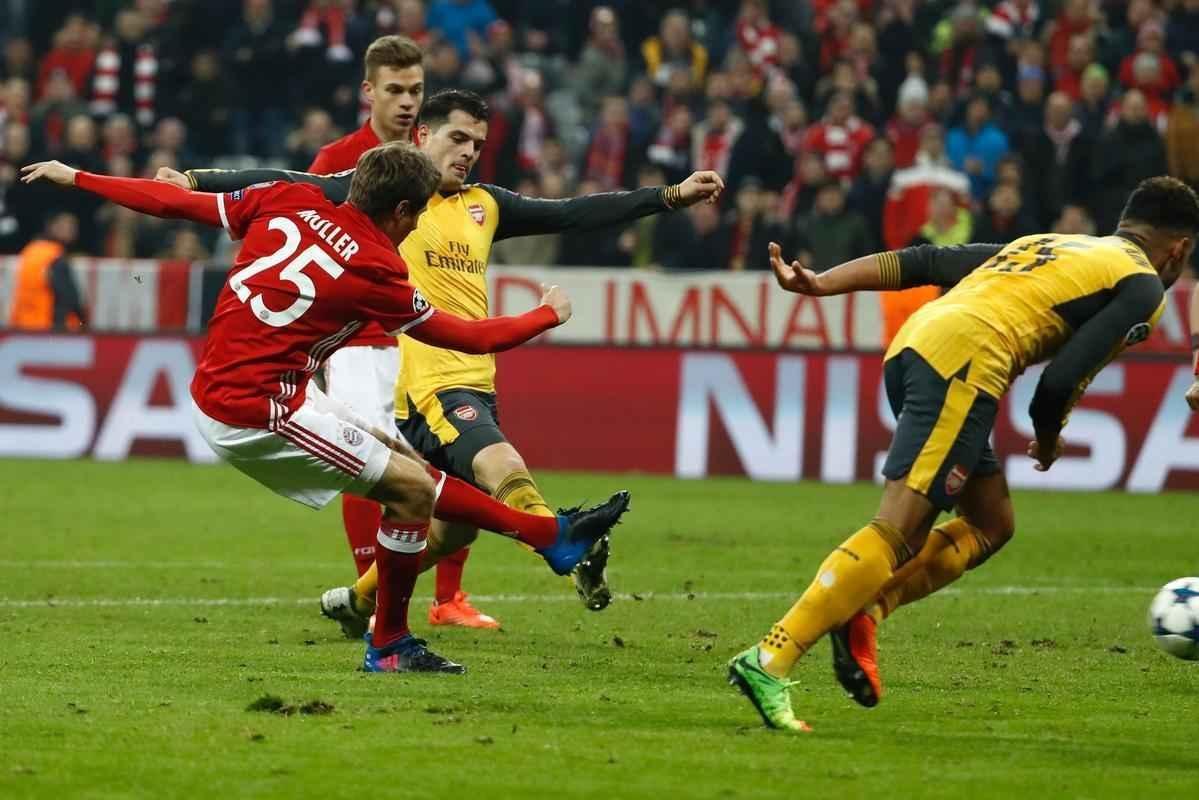 Thiago Alcntara (2), Robben, Lewandowski e Muller marcaram os gols alemes; Snchez descontou para o Arsenal