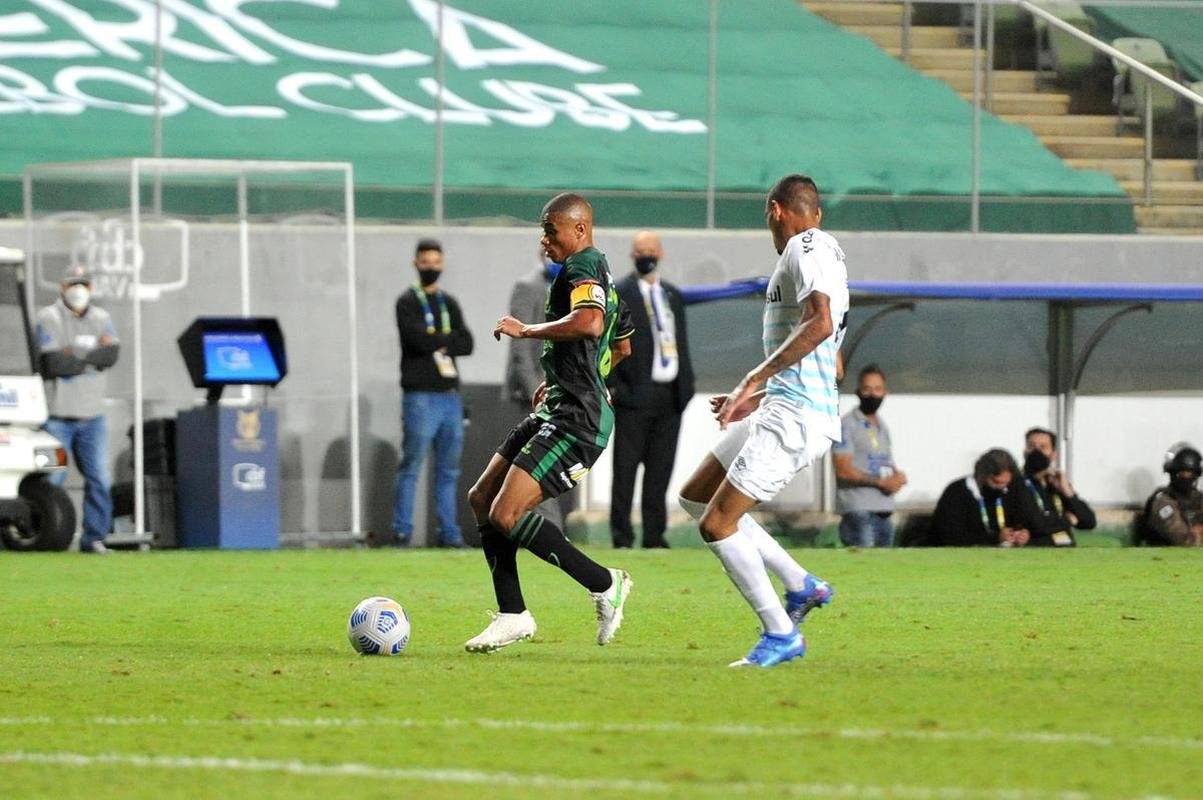 Fotos do jogo entre Amrica e Grmio, no Independncia, em Belo Horizonte, pela 32 rodada da Srie A do Brasileiro