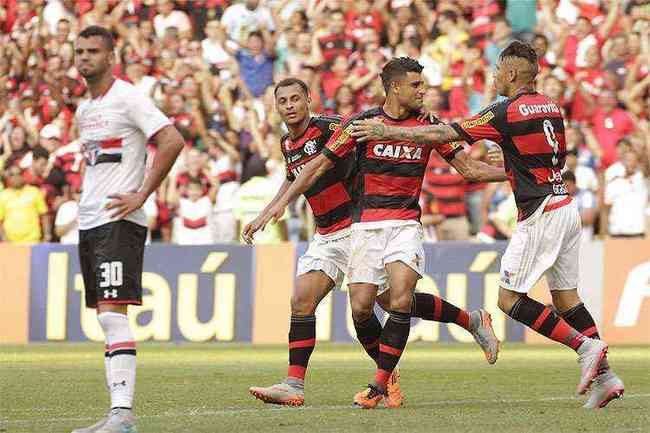 Guerrero e Ederson marcaram os gols da vitria do Flamengo sobre o So Paulo no Maracan: 2 a 1