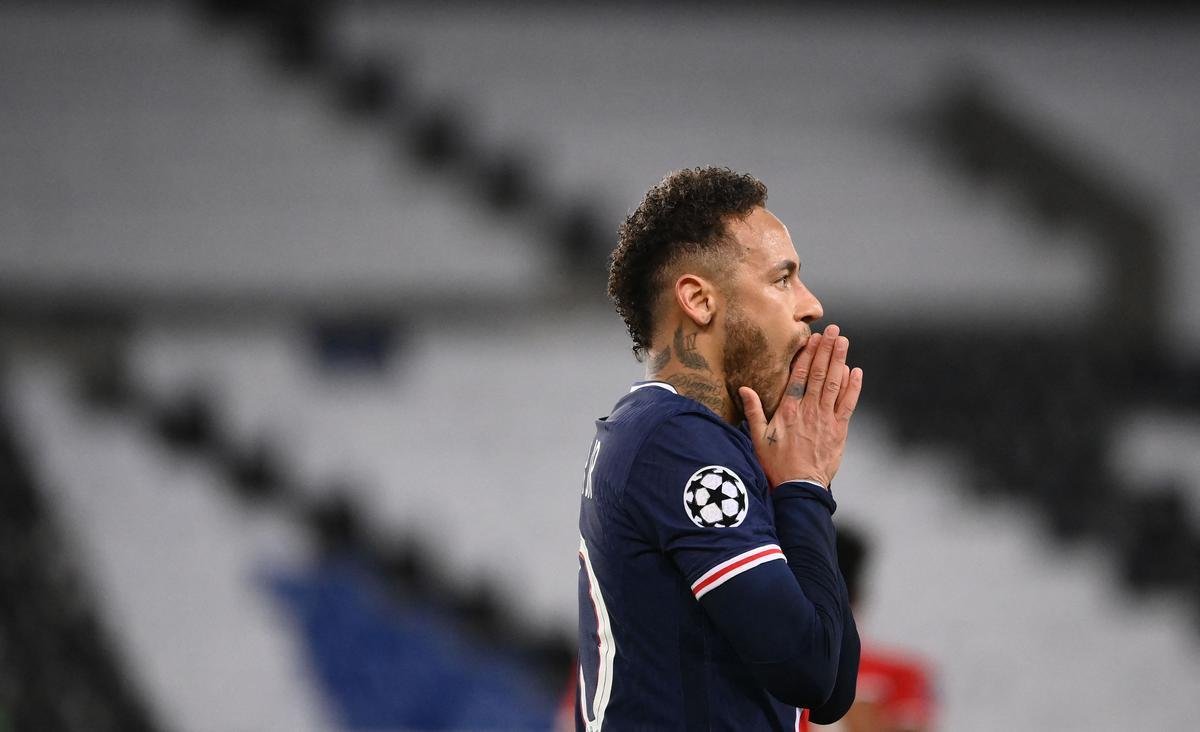 Fotos do duelo entre PSG e Bayern de Munique, em Paris, pela volta das quartas de final da Liga dos Campees da Europa.