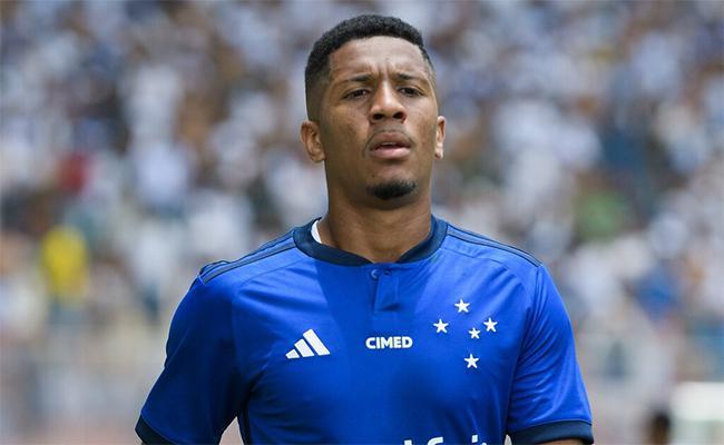 Matheus Dav ficou s 25 minutos em campo