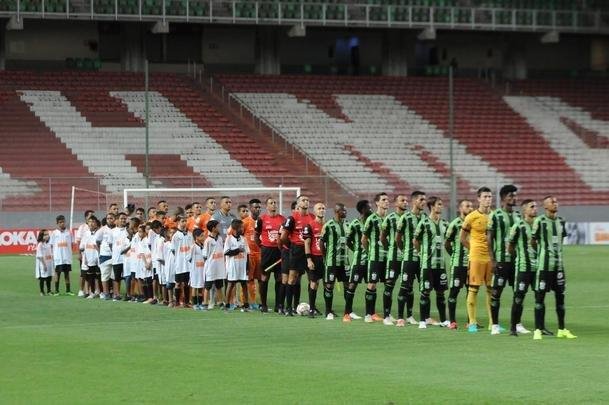 Com gols de Felipe Augusto e Al, Amrica venceu Coimbra por 2 a 0, nesta segunda-feira, no Independncia, pela sexta rodada do Campeonato Mineiro