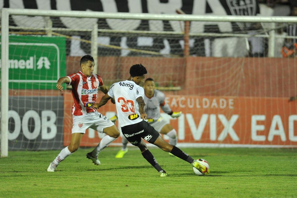 Dylan marcou o gol de empate do Atltico diante do Villa Nova