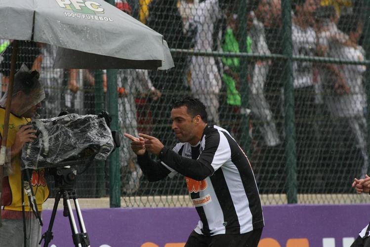 Daniel Carvalho - Jogou no Atltico entre 2010 e 2011. Foi para o Palmeiras em 2012.