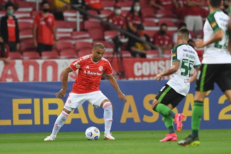 América foi batido pelo Internacional por 3 a 1, em Porto Alegre, pelo Brasileirão